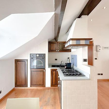 Elegante Mansarda 300Mt Dal Mare - Centro - Wifi Apartment Savona Exterior photo