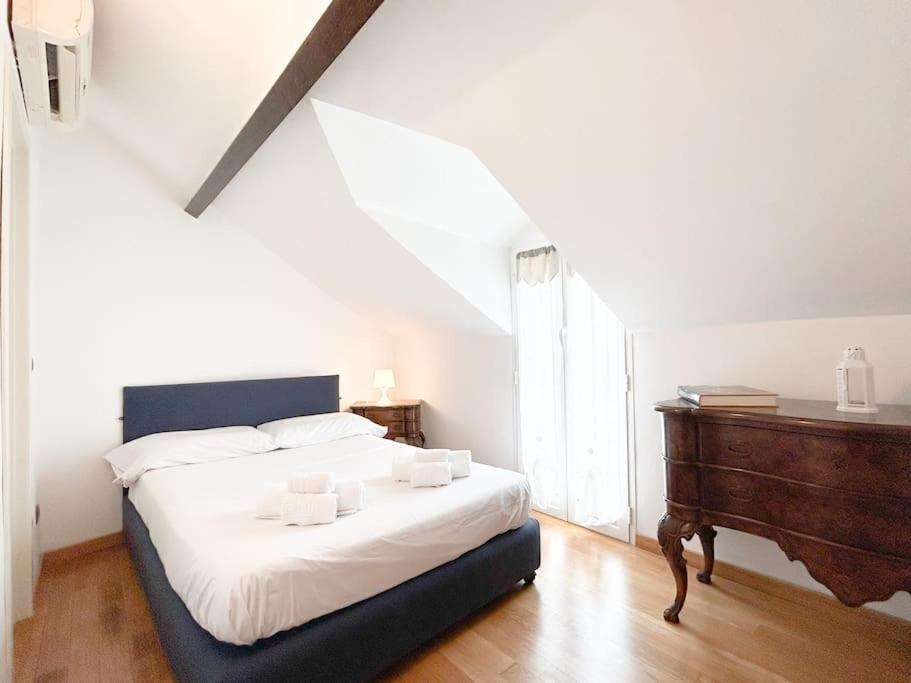 Elegante Mansarda 300Mt Dal Mare - Centro - Wifi Apartment Savona Exterior photo