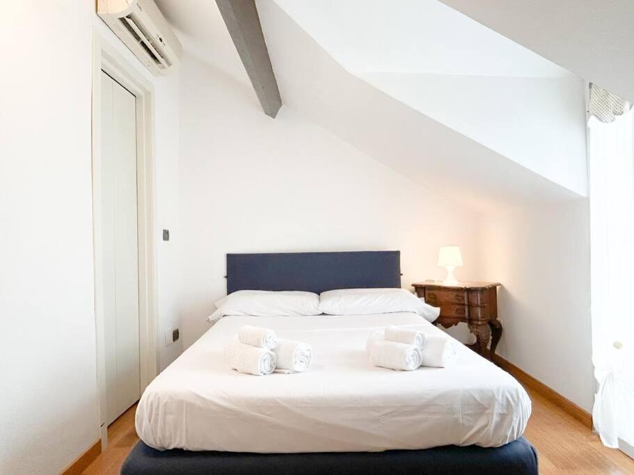Elegante Mansarda 300Mt Dal Mare - Centro - Wifi Apartment Savona Exterior photo