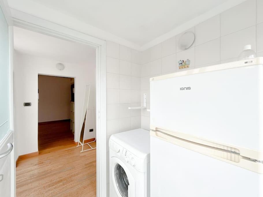 Elegante Mansarda 300Mt Dal Mare - Centro - Wifi Apartment Savona Exterior photo