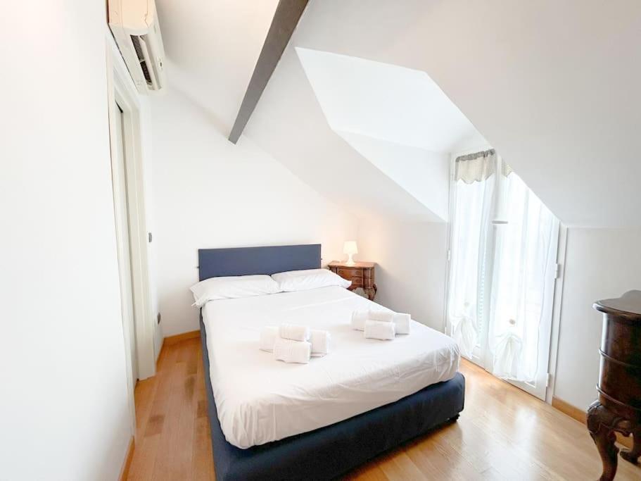 Elegante Mansarda 300Mt Dal Mare - Centro - Wifi Apartment Savona Exterior photo